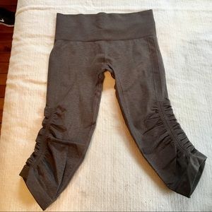 LIKE NEW Lululemon In The Flow II Bark Chocolate